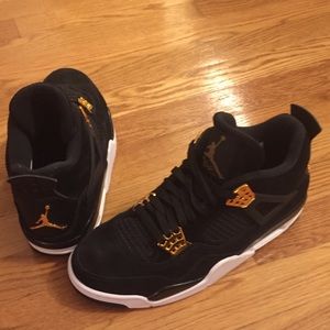 Jordan 4 Royalty